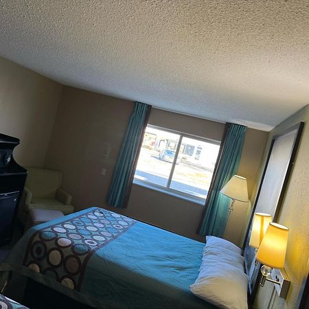 Super 8 By Wyndham Mendota I-39 Hotel Luaran gambar