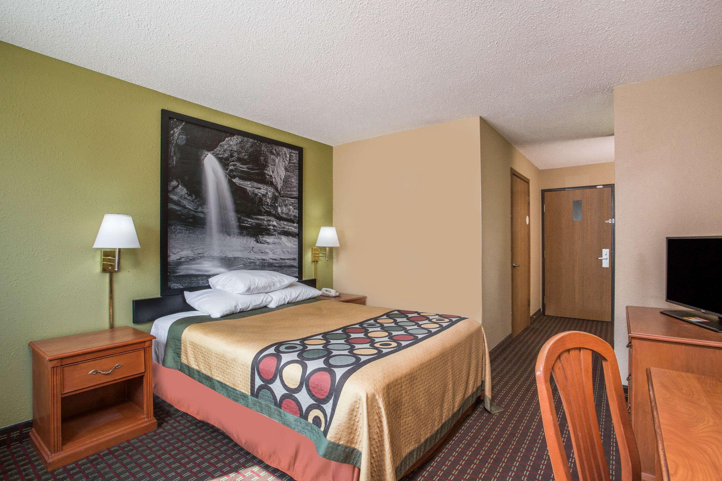 Super 8 By Wyndham Mendota I-39 Hotel Luaran gambar