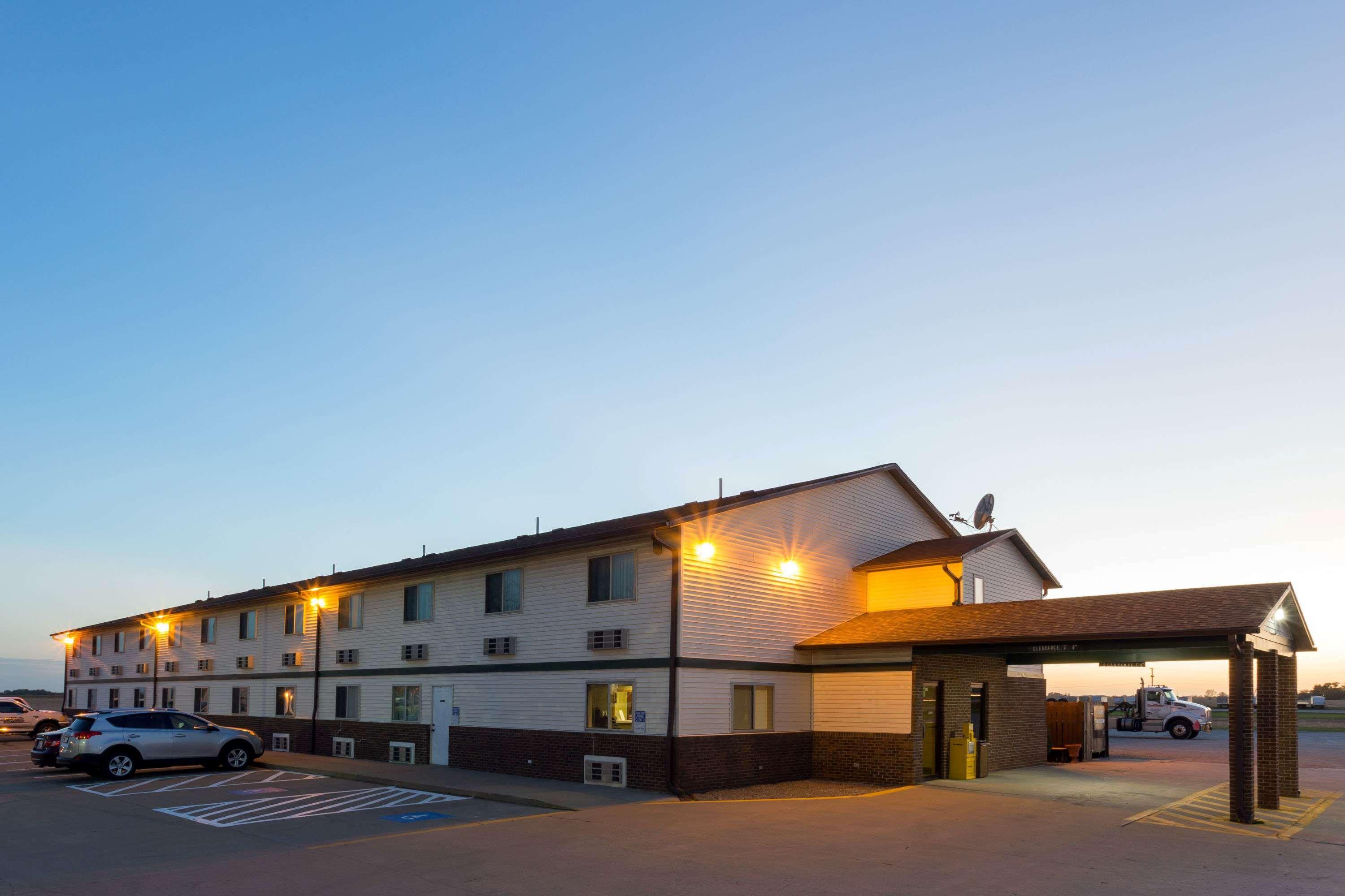 Super 8 By Wyndham Mendota I-39 Hotel Luaran gambar