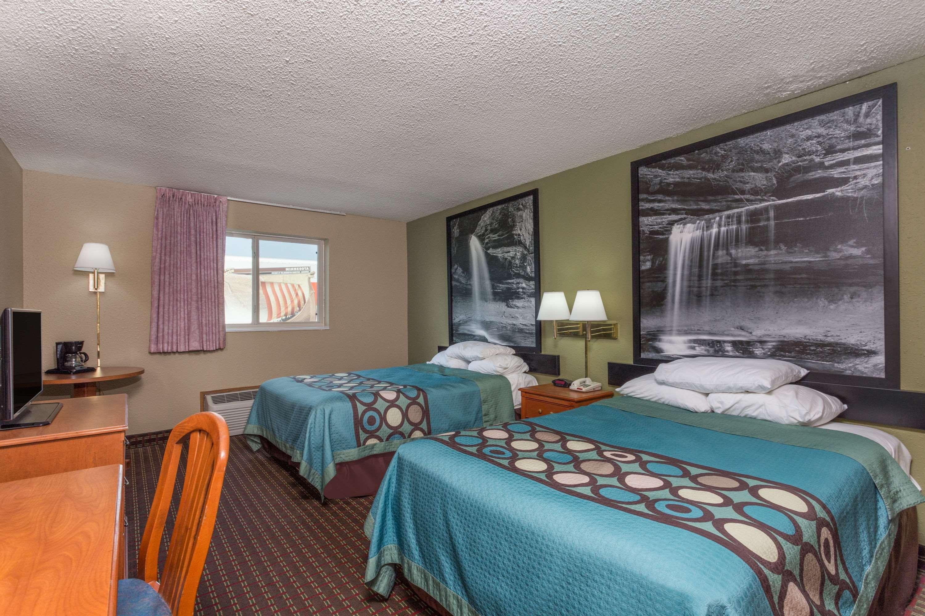 Super 8 By Wyndham Mendota I-39 Hotel Luaran gambar
