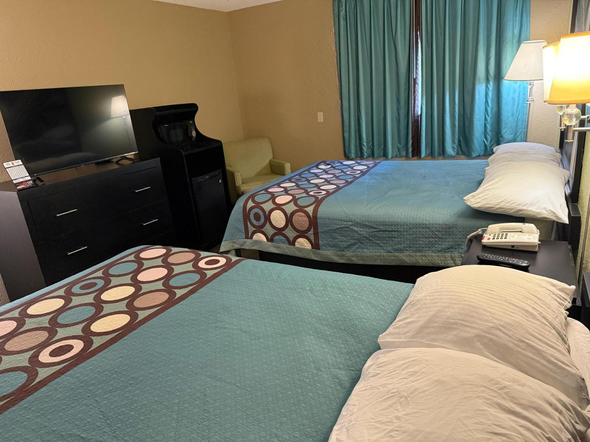 Super 8 By Wyndham Mendota I-39 Hotel Luaran gambar