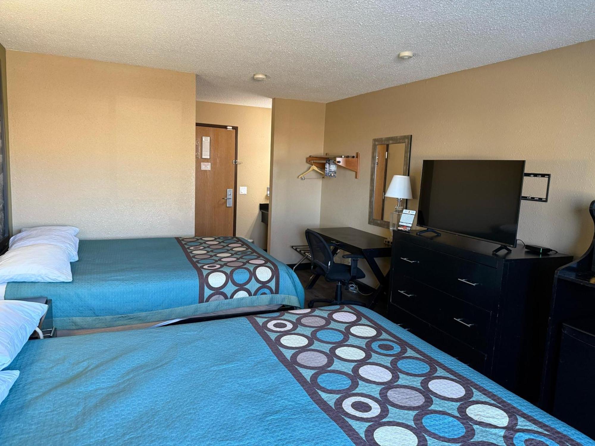 Super 8 By Wyndham Mendota I-39 Hotel Luaran gambar