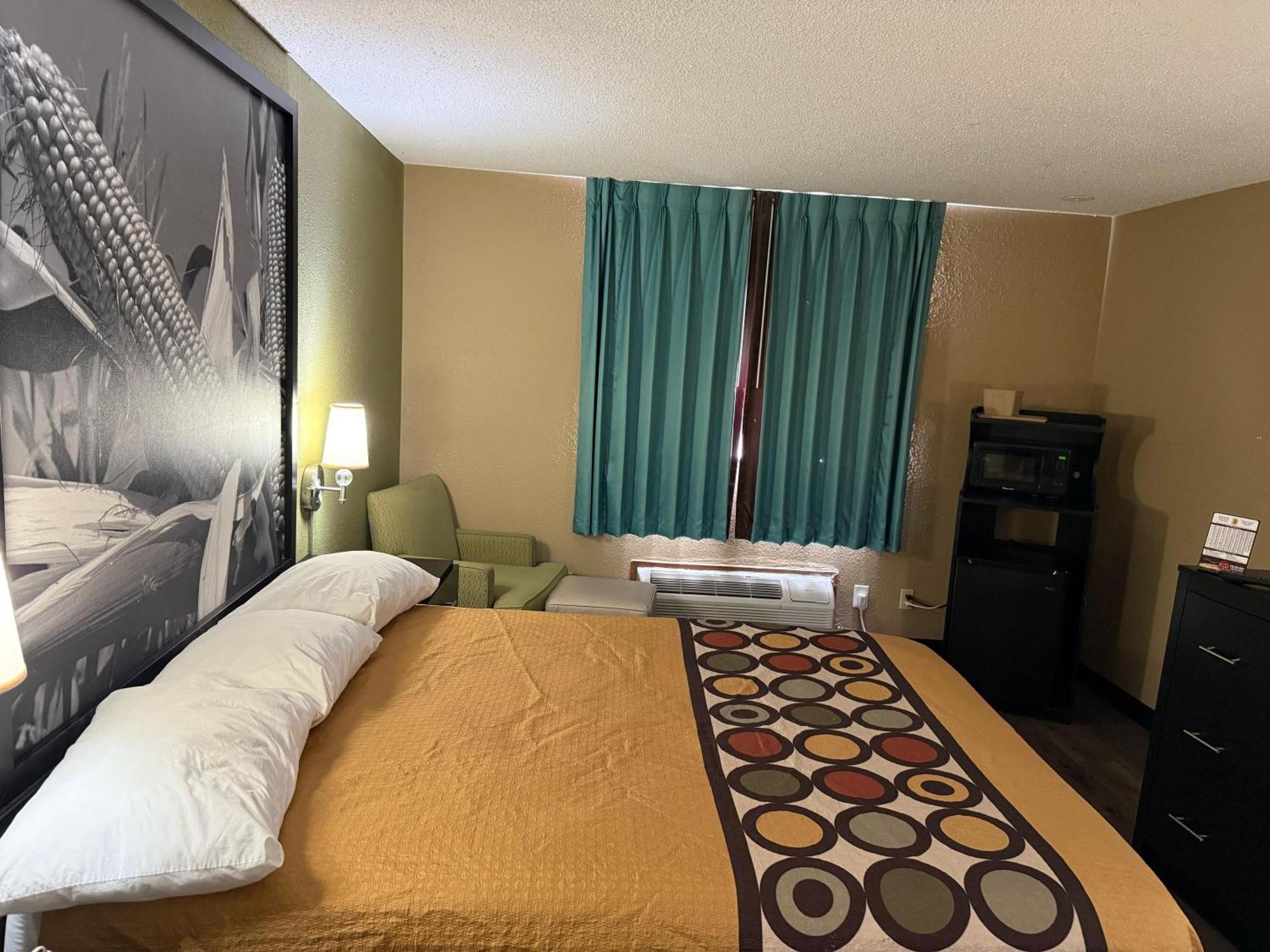 Super 8 By Wyndham Mendota I-39 Hotel Luaran gambar