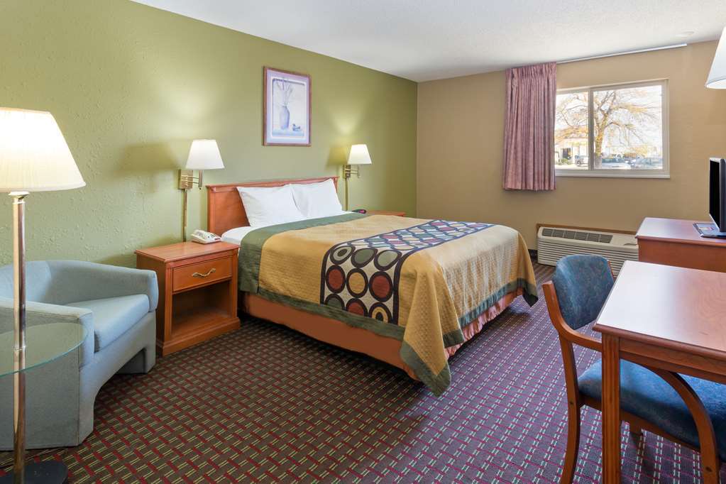 Super 8 By Wyndham Mendota I-39 Hotel Bilik gambar